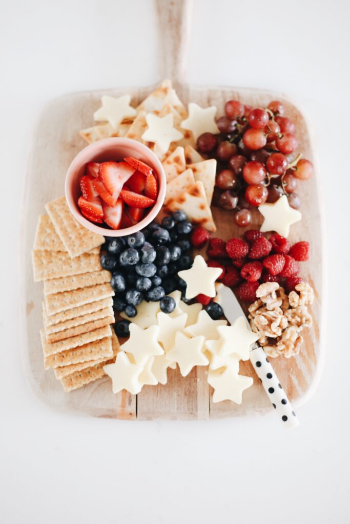 Cheese and Fruit Platter #4thofjuly https://www.pinterest.com/pin/58757970127277924/