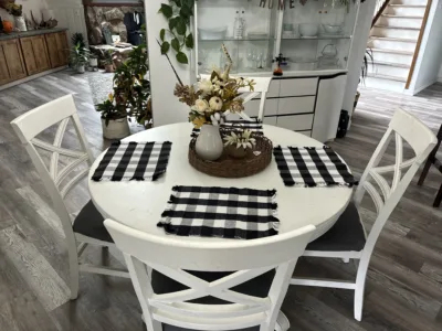 DIY Farmhouse Table Transformation: From Facebook Marketplace Find to Farmhouse Charm